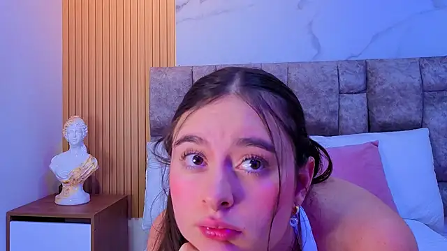 Khalifa fletcher online show from October 31, 2025, 2:02 pm