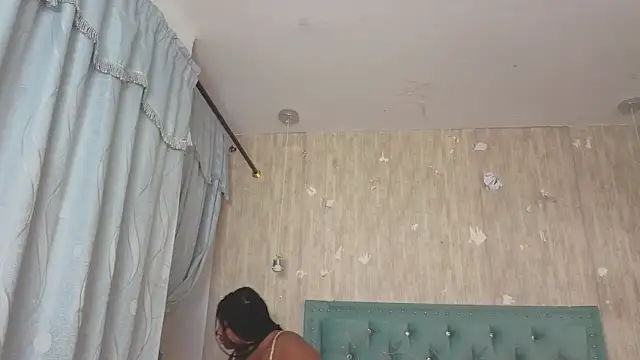 Alexa roussee online show from November 18, 2025, 12:52 pm