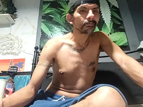 2LatinoUncutPARTY online show from October 23, 2025, 1:43 pm