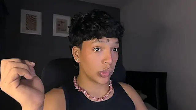 Xander bonnet1 online show from February 12, 2025, 4:44 pm