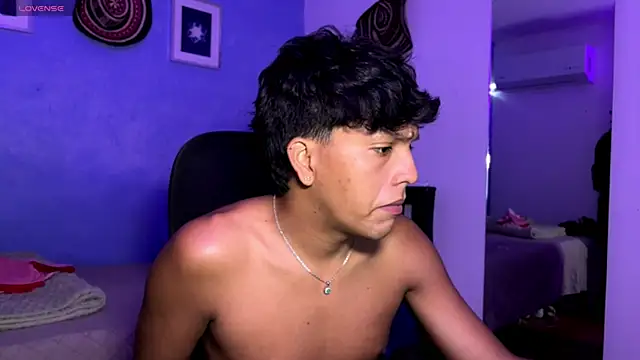 Xander bonnet1 online show from December 17, 2025, 2:11 pm