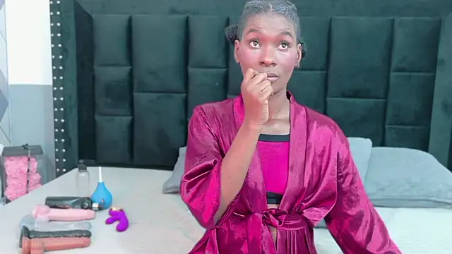 petitelittleebony online show from March 14, 2026, 3:01 am