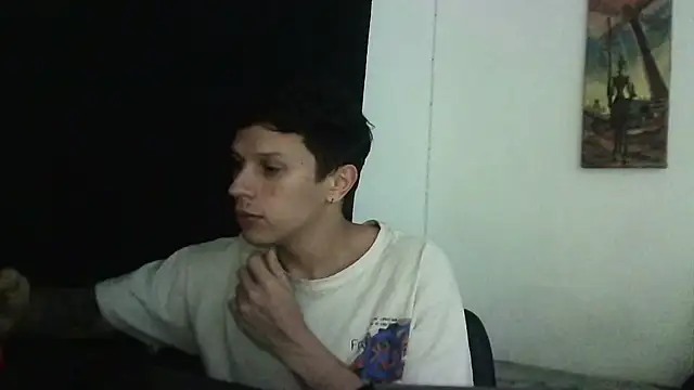 Snapshot of goodboy69l chatting on February 19, 2025, 7:37 pm goodboy69l online show from February 19, 2025, 7:37 pm