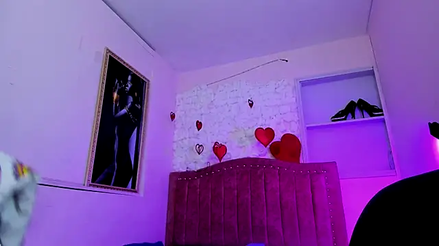 SarahStones online show from September 30, 2025, 9:26 am