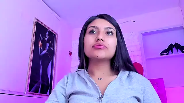 SarahStones online show from October 2, 2025, 9:01 am