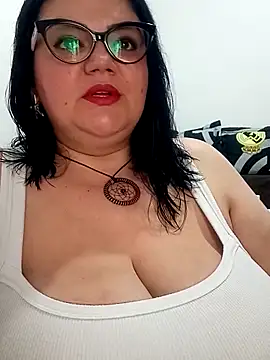 Madisonpalacio online show from November 3, 2025, 6:44 pm