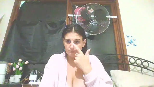 Clarissaroseyplus1 online show from February 25, 2026, 8:19 pm