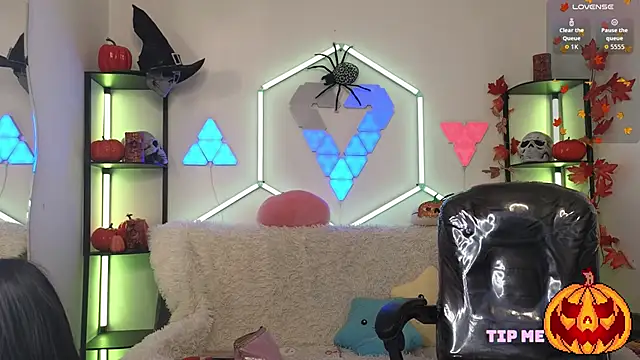 Snapshot of littlevixen18 chatting on October 23, 2025, 1:54 pm littlevixen18 online show from October 23, 2025, 1:54 pm