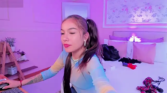 Snapshot of scarlet_castro chatting on February 28, 2026, 8:19 pm scarlet castro online show from February 28, 2026, 8:19 pm