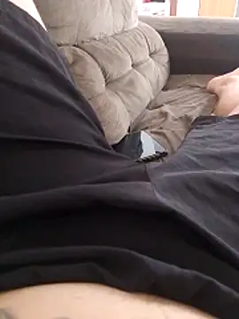 Snapshot of jhondivulga18 chatting on April 10, 2026, 10:44 am jhondivulga18 online show from April 10, 2026, 10:44 am