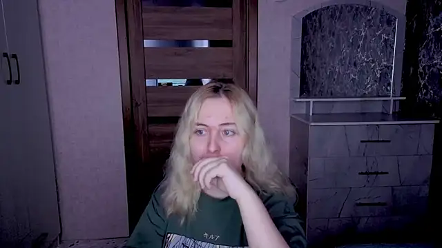 Kristy-Max online show from April 26, 2026, 9:12 pm