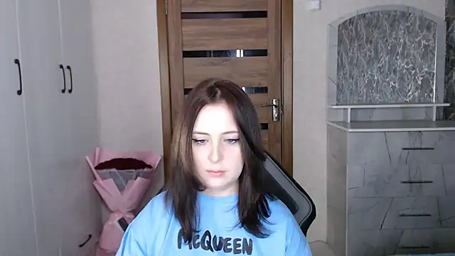 Kristy-Max online show from November 7, 2025, 8:35 pm