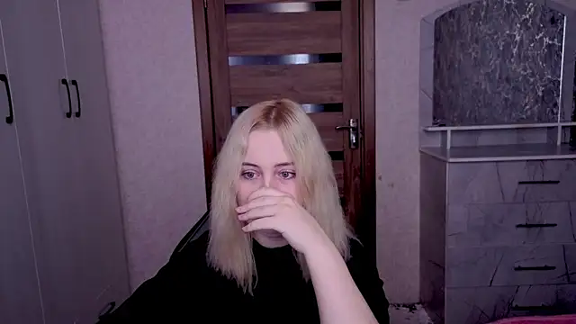 Kristy-Max online show from March 17, 2026, 5:32 am