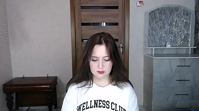 Kristy-Max online show from October 21, 2025, 7:57 pm