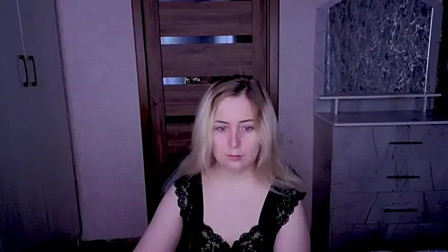 Snapshot of Kristy-Max chatting on June 27, 2026, 11:55 pm Kristy-Max online show from June 27, 2026, 11:55 pm