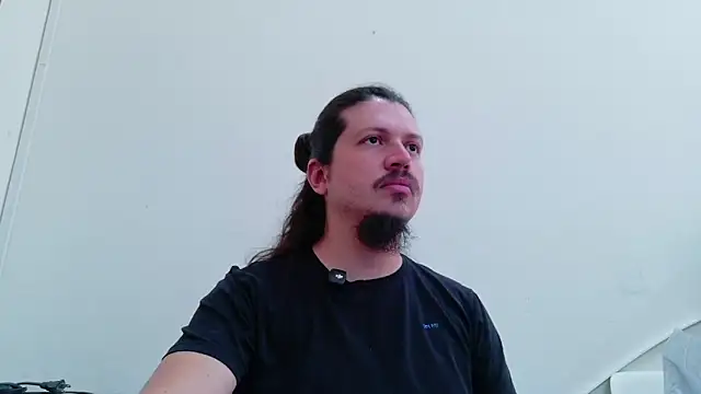 webothtwo online show from December 1, 2025, 6:31 pm