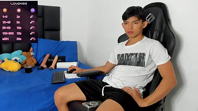 Snapshot of Tonny_twink_ chatting on February 21, 2026, 11:07 pm Tonny twink online show from February 21, 2026, 11:07 pm