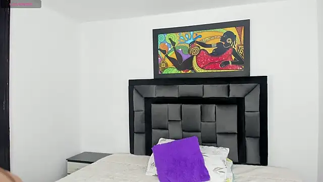 tatiana valencia online show from February 12, 2025, 12:12 pm