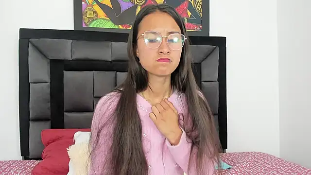 tatiana valencia online show from March 18, 2025, 3:44 pm