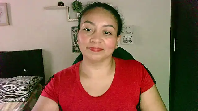 Snapshot of zaray_bella chatting on July 28, 2026, 9:47 pm zaray bella online show from July 28, 2026, 9:47 pm