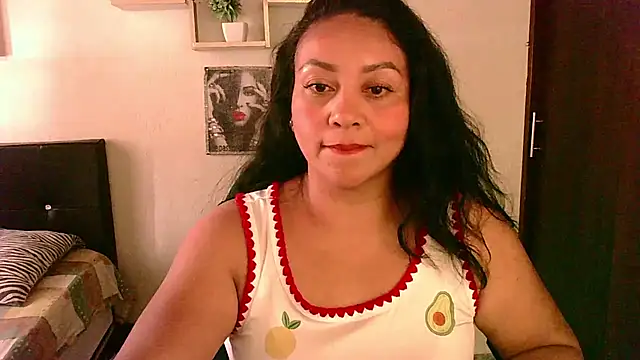 Snapshot of zaray_bella chatting on July 27, 2026, 9:00 pm zaray bella online show from July 27, 2026, 9:00 pm