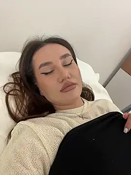 freyacherie online show from November 11, 2025, 12:33 pm