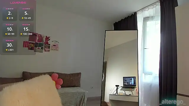  cometoseeme  online show from July 26, 2026, 9:49 am