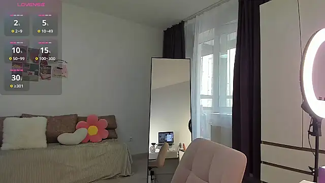  cometoseeme  online show from July 1, 2026, 4:07 pm