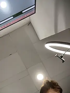 cristofer 988 online show from April 17, 2026, 11:18 pm