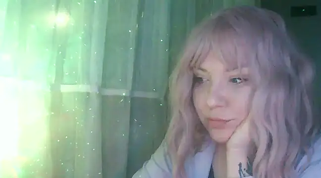 Amelia Alvarez online show from January 6, 2025, 5:06 pm