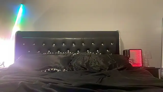 RavenRayyy online show from November 15, 2025, 11:14 am