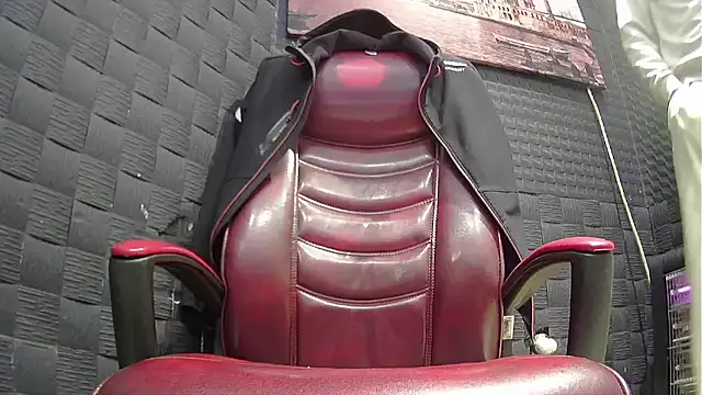 Snapshot of hardbigcock16 chatting on November 15, 2025, 8:18 am hardbigcock16 online show from November 15, 2025, 8:18 am