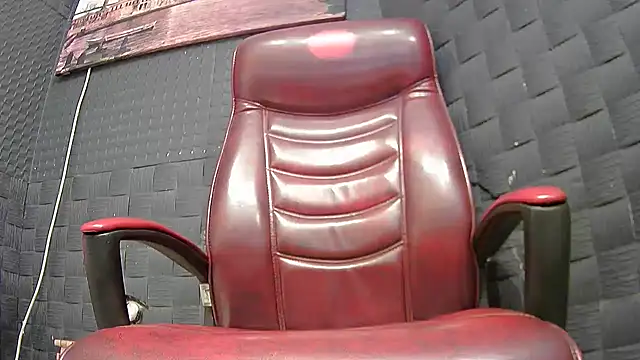 Snapshot of hardbigcock16 chatting on December 4, 2025, 7:40 am hardbigcock16 online show from December 4, 2025, 7:40 am