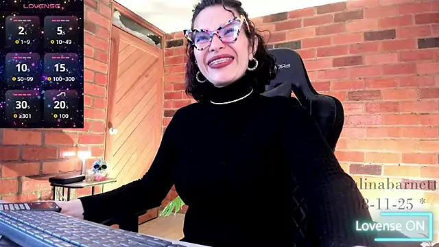 paulinabarnett- online show from November 9, 2025, 2:48 am