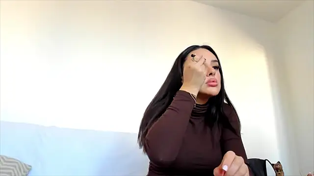 hornyemma   online show from January 23, 2025, 9:18 am