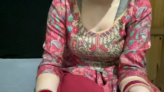 couple horne online show from March 12, 2026, 10:25 pm