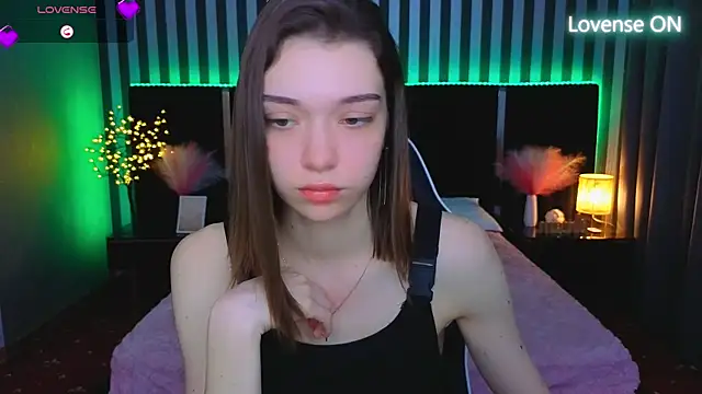 Snapshot of Cherry_Wipe chatting on June 9, 2026, 6:03 am Cherry Wipe online show from June 9, 2026, 6:03 am