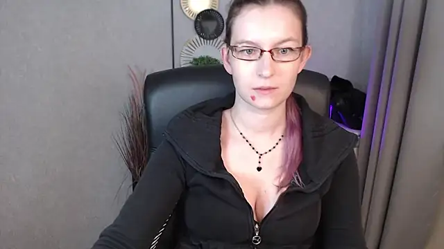 emmaxDelight online show from October 1, 2025, 5:23 am