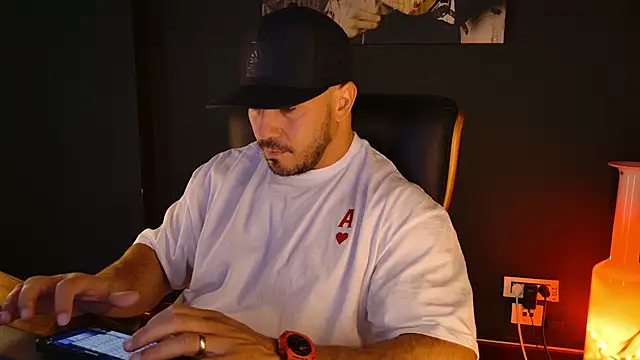 AngeloEric online show from September 29, 2025, 6:42 am