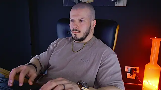 AngeloEric online show from February 2, 2025, 10:02 am