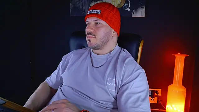 AngeloEric online show from February 9, 2025, 6:58 pm