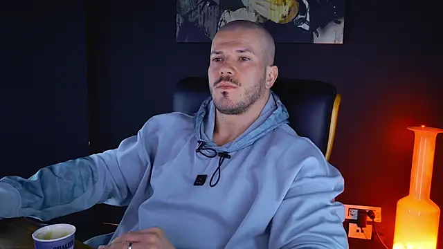 AngeloEric online show from February 12, 2025, 6:19 am