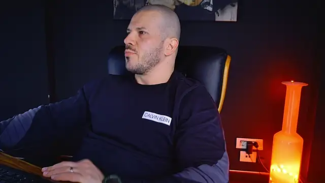 AngeloEric online show from February 14, 2025, 2:33 pm