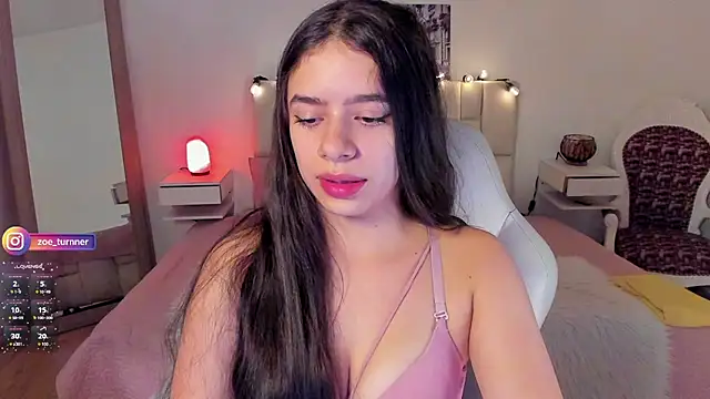 Snapshot of zoe_turnner_18 chatting on October 29, 2025, 11:31 am zoe turnner 18 online show from October 29, 2025, 11:31 am