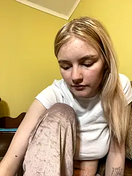 Snapshot of DaMa-1808 chatting on October 7, 2025, 4:19 pm DaMa-1808 online show from October 7, 2025, 4:19 pm