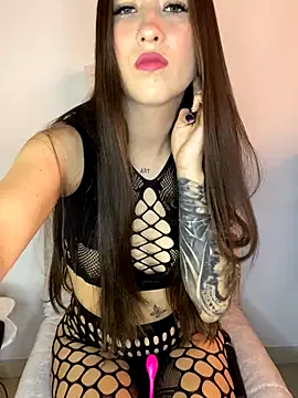 Snapshot of _Luuna chatting on November 12, 2025, 3:27 pm Luuna online show from November 12, 2025, 3:27 pm