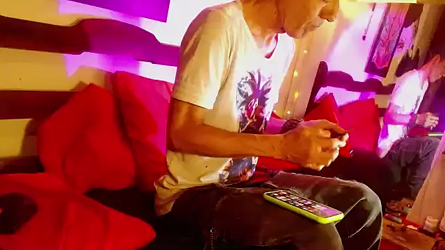 Snapshot of laye19 chatting on March 10, 2026, 7:01 am laye19 online show from March 10, 2026, 7:01 am