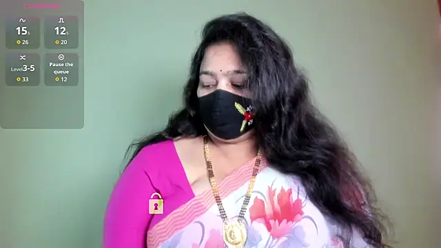 neelu-hoty online show from July 17, 2026, 9:28 am