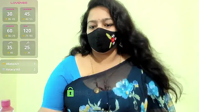neelu-hoty online show from July 24, 2026, 8:32 am