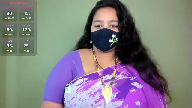 neelu-hoty online show from June 17, 2026, 8:14 am